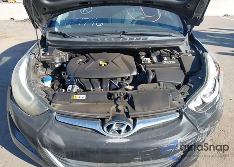 2016 Hyundai Elantra Se z USA, uszkodzony, nr VIN 5NPDH4AE2GH749746